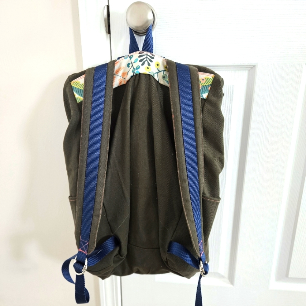 Tailor Backpack - Picture 3 of 4